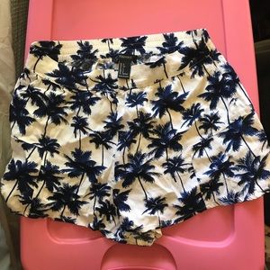 Palm high rise flows short size Sm